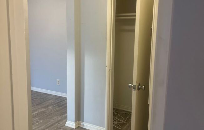 1 bed, 1 bath, $2,000, Unit 12