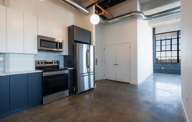 2 beds, 1 bath, 843 sqft, $2,100, Unit Unit 1006