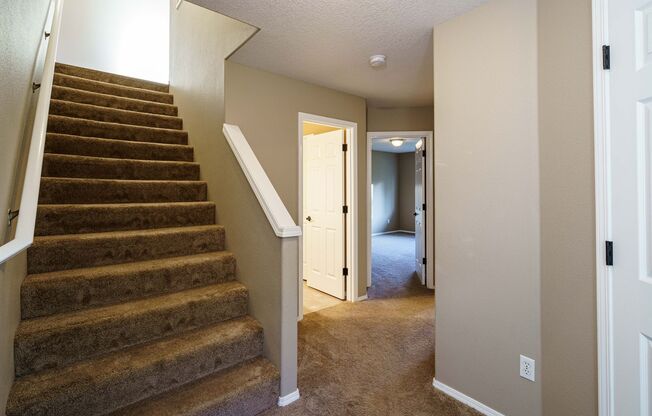 3 Bedroom 2.5 Bath Duplex -Quick Easy Access to SR 14