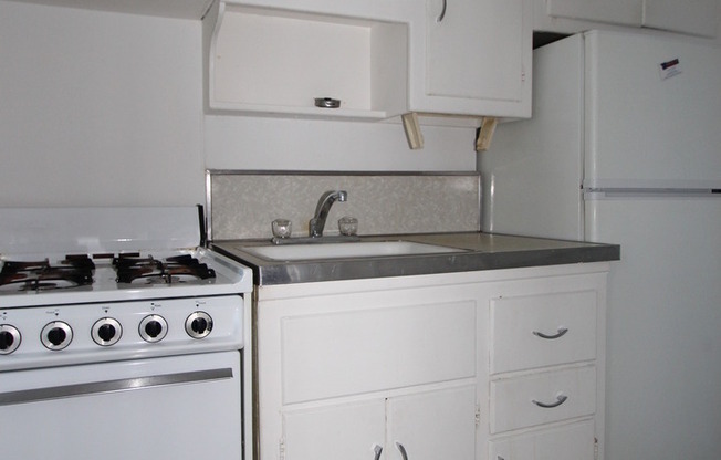 1 bed, 1 bath, 2 sqft, $950, Unit #503