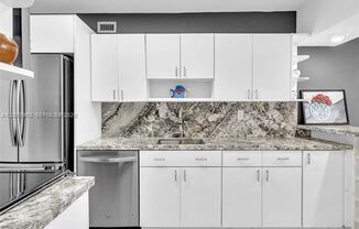 100 Lincoln Rd cu-710, Miami Beach, FL 33139
