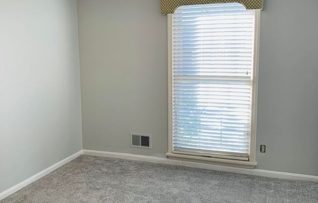 Spacious Three Bedroom/Three Bath Ranch in Jeffersontown