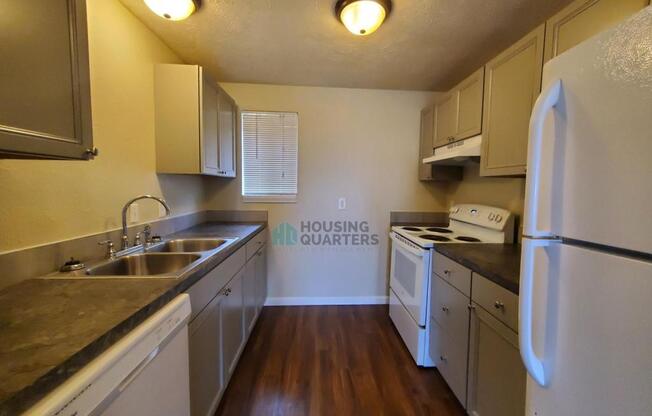 2915 N MAYFAIR