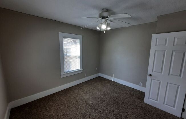 2 beds, 1 bath, $1,095