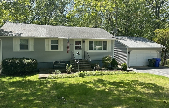 370 TIFFANY ST
