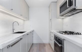 389 E 89 ST