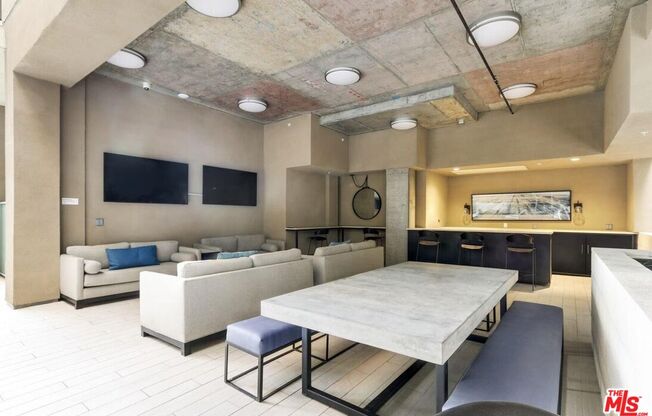 Studio, 1 bath, 566 sqft, $1,787, Unit 517