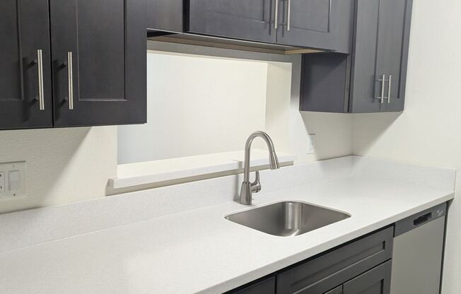 1 bed, 1 bath, 610 sqft, $1,695, Unit B106