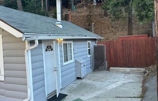 1 bed, 1 bath, $1,200