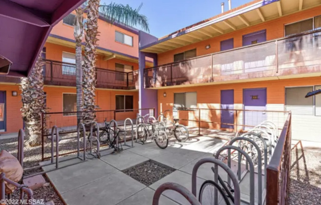 3 beds, 2 baths, $2,100, Unit 55 Cherry-206