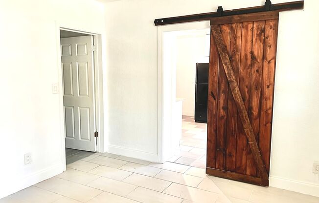 2-Bedroom, 1-Bath Unit for Rent in Downtown Lakeland – Newly Renovated