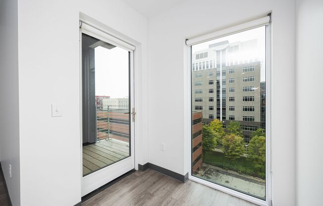 2 beds, 2 baths, 987 sqft, $1,775, Unit 708