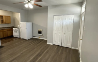 Studio, 1 bath, $550, Unit 205-B