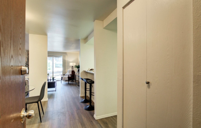 1 Bedroom Across from Microsoft Bellevue/Redmond