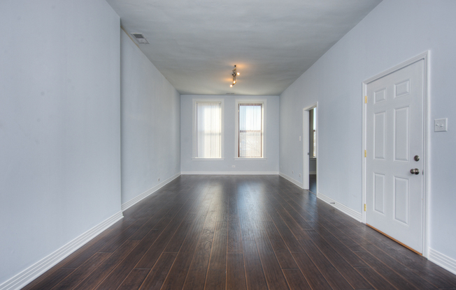 3851 N LINCOLN