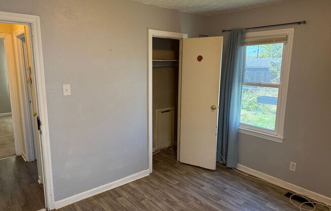 2 beds, 1 bath, $1,200