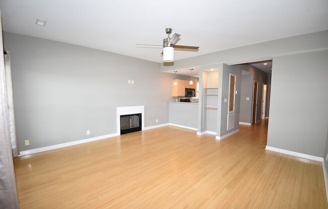 Large 2 Bedroom Condo For Rent Near Historic Downtown Clarksville!