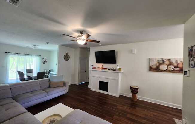 3 beds, 2 baths, $1,841