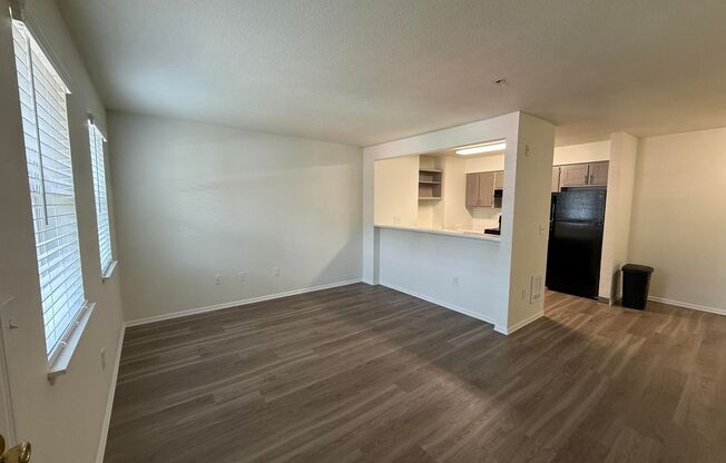2 beds, 1 bath, 880 sqft, $1,699, Unit K-103