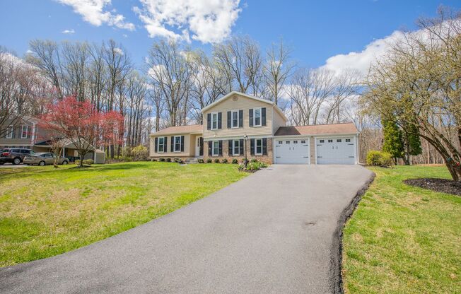 Amazing 5 BR/3 BR Single-Family Home in Rockville!