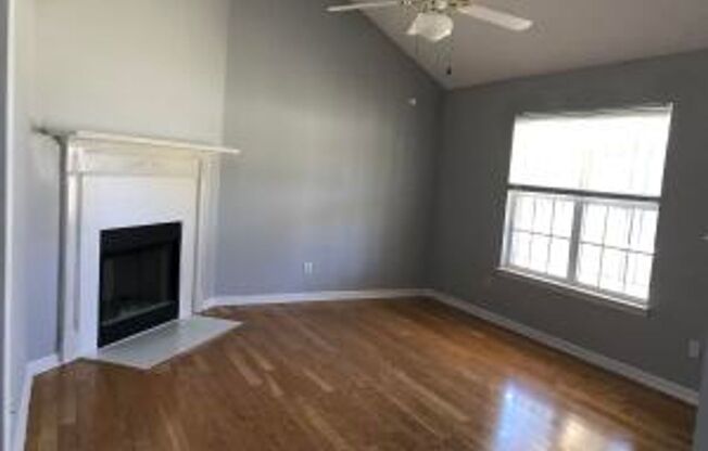 3 beds, 2 baths, $1,350