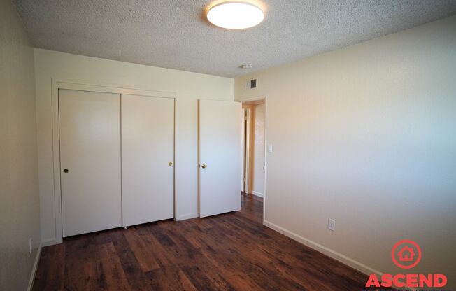 2 beds, 1.5 baths, 795 sqft, $1,300, Unit 1020 Valhalla Dr. #D