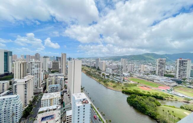 1 bed, 1 bath, 420 sqft, $2,080