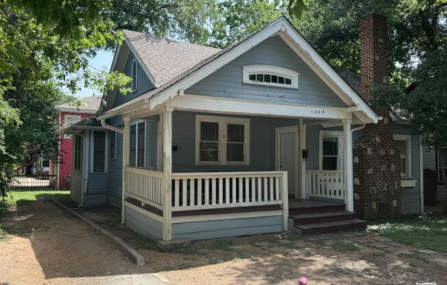 2 Homes on 1 Lot West Campus