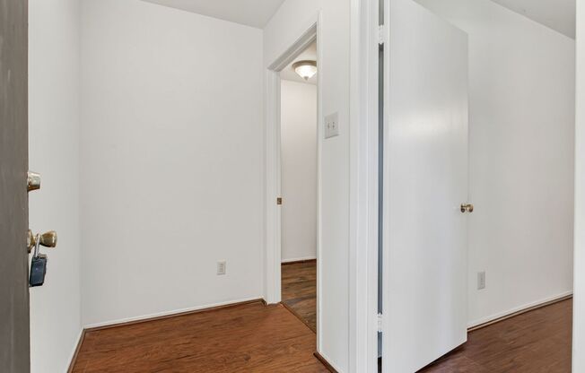 2 Bedroom 2 Bath with 1 Garage Space