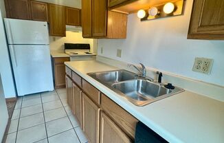 2 beds, 1 bath, $1,195, Unit 3