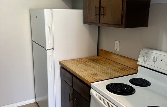 Eleganz Rentals (4619 N 56th Street)