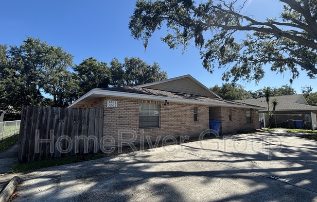 3205 BLOOMINGDALE VILLA CT