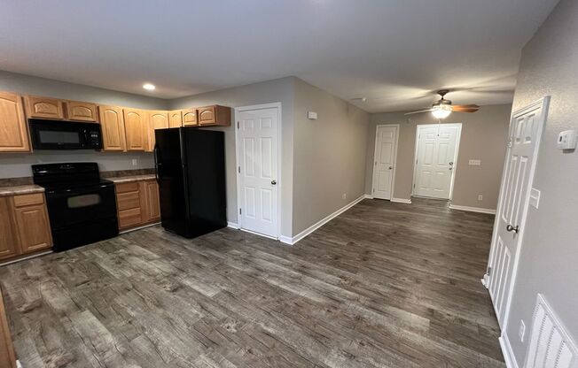 3 beds, 2.5 baths, 1,165 sqft, $1,895, Unit 831