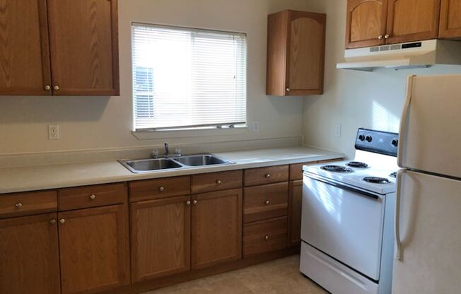 2 beds, 1 bath, $1,199