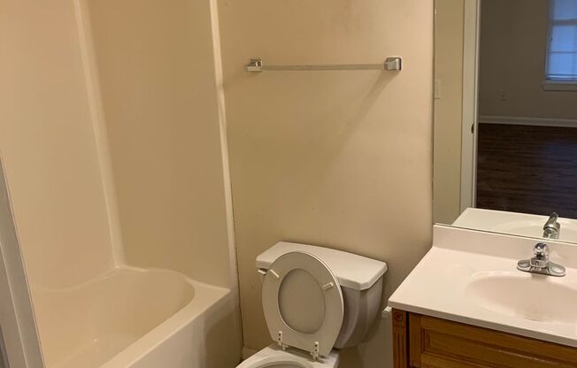 Studio, 1 bath, 600 sqft, $615, Unit 128-11