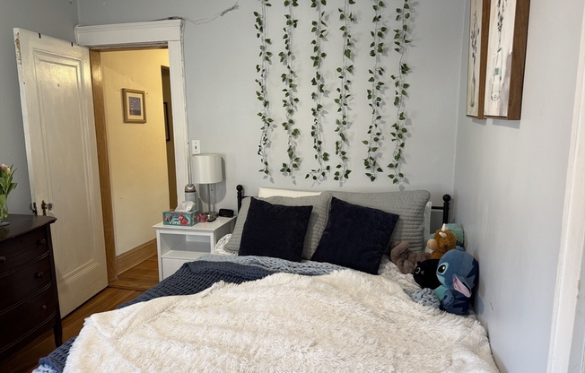 2039 Commonwealth Ave.