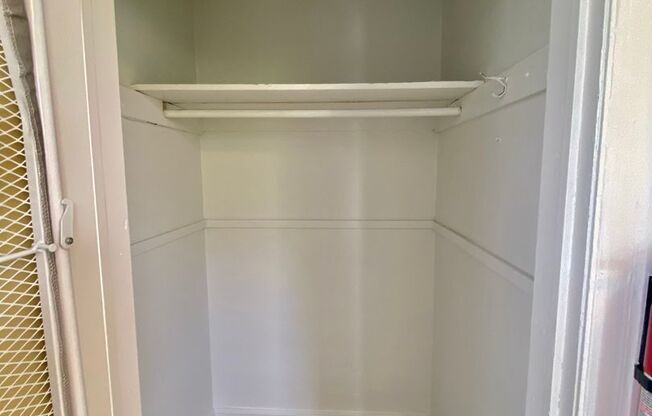 Studio, 1 bath, 400 sqft, $945, Unit 3