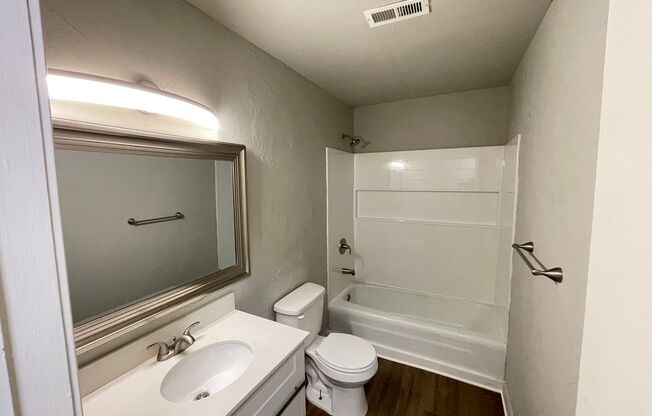 3 beds, 1 bath, $1,595