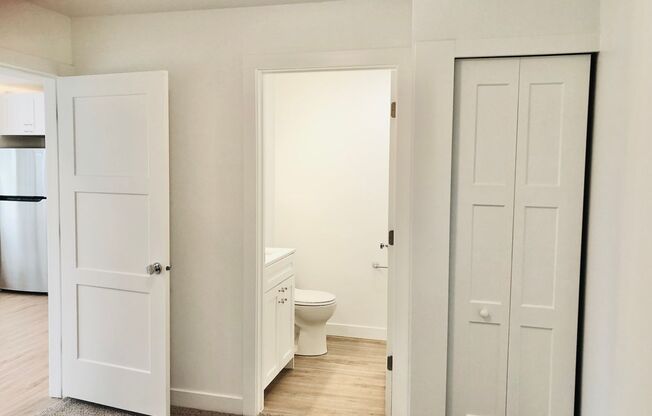 1 bed, 1 bath, 402 sqft, $1,275, Unit 517- (7)