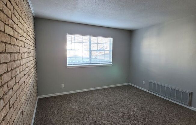 2 beds, 2 baths, 925 sqft, $1,200, Unit 222