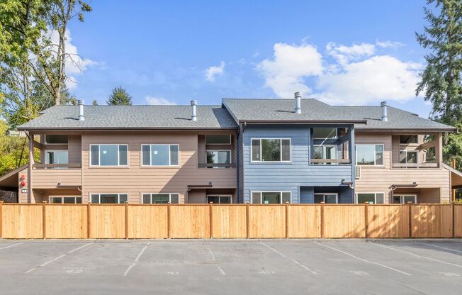 1 BD 1 BA, beautiful rebuilt condo in convenient South Seattle location