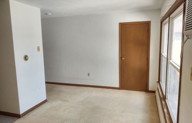 Studio, 1 bath, 305 sqft, $550, Unit Apt 214