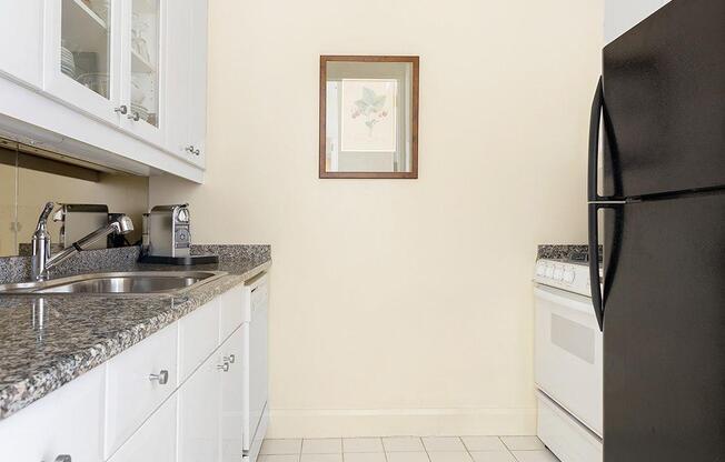 1 bed, 1.5 baths, 895 sqft, $6,300, Unit 14B