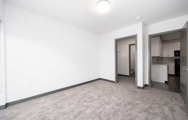 2 beds, 2 baths, 987 sqft, $1,750, Unit 412
