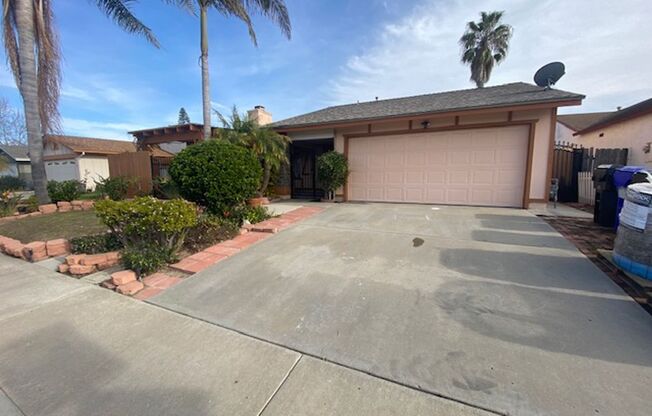 3 Bedroom Mira Mesa Home (with a pool!)
