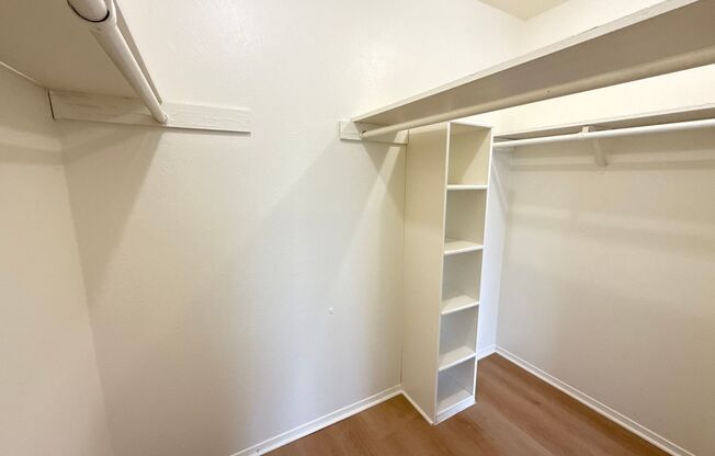 2 beds, 1 bath, 924 sqft, $1,875, Unit OPA-252