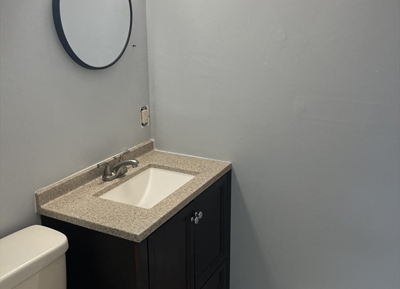 2 beds, 2 baths, 1,000 sqft, $2,000, Unit H125