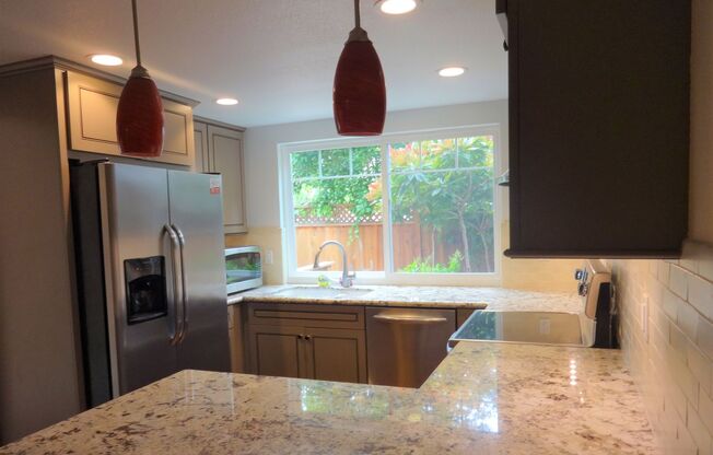 Beautiful Willow Glen 3 Bedroom 2.5 Bath End Unit Town-home!