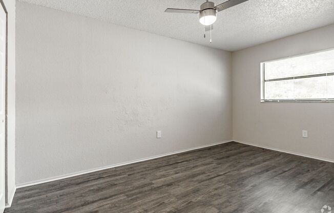 2 beds, 1 bath, 700 sqft, $1,699, Unit 4060-09