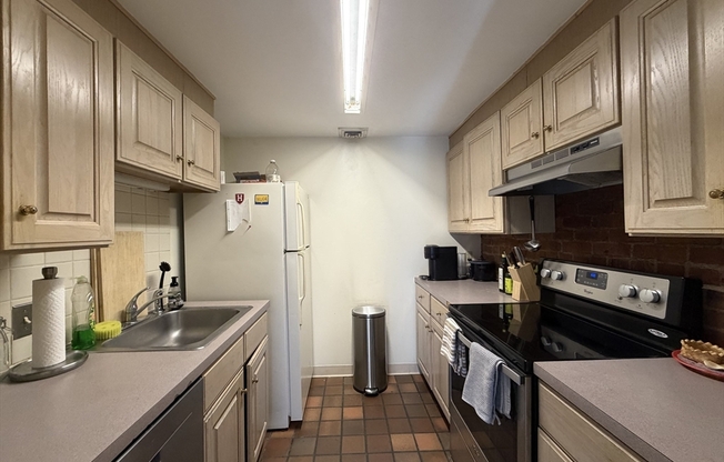 103 Gainsborough St, Boston MA 104